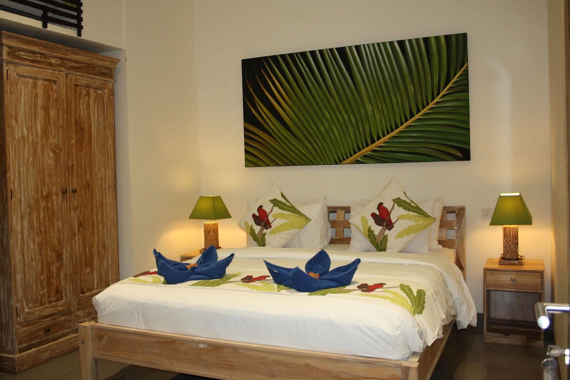Gili Pearl Three Bedroom Villa Гили Траванган Экстерьер фото
